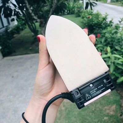 1.5m longitud del cable 220W Potencia hierro seco para planchar portátil y conveniente