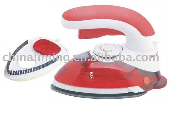 Hierro de viaje compacto de estilo vapor LM-688 con suela de aluminio