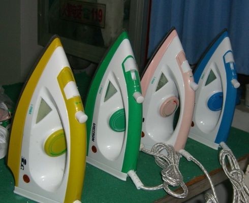 Hierro eléctrico de calefacción rápida con longitud de cable de 1,5 m y tiempo de calentamiento de 0,5 min