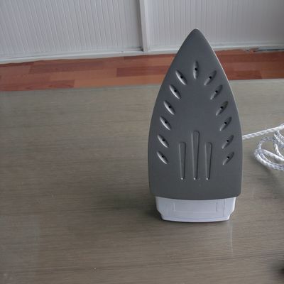 RoHS certificado 230V LM-188 Hierro de vapor Perfecto para las necesidades de plancha